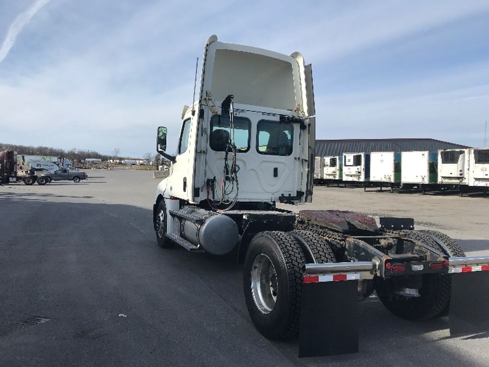 Day Cab Tractor-Heavy Duty Tractors-Freightliner-2019-T12642ST-Pottsville-PA-250,544\n\t\tmiles-$ 35,500 - Image 5