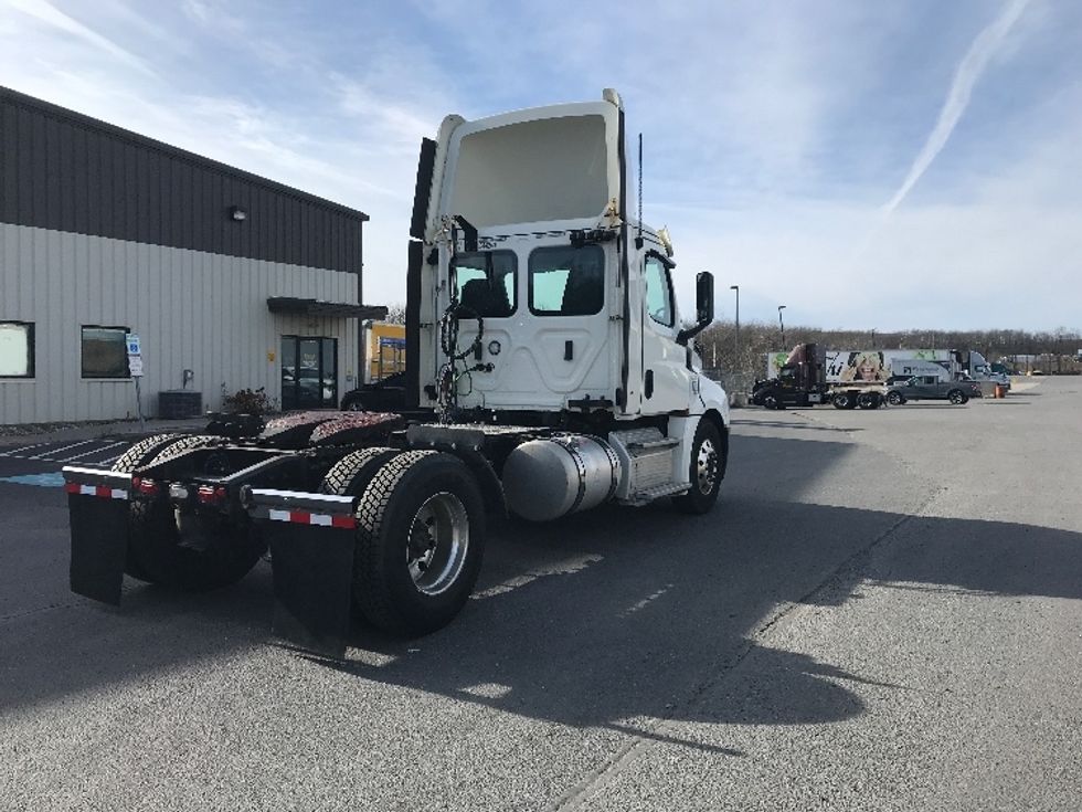 Day Cab Tractor-Heavy Duty Tractors-Freightliner-2019-T12642ST-Pottsville-PA-250,544\n\t\tmiles-$ 35,500 - Image 7