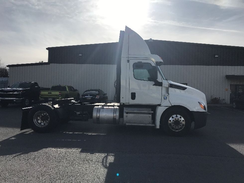 Day Cab Tractor-Heavy Duty Tractors-Freightliner-2019-T12642ST-Pottsville-PA-250,544\n\t\tmiles-$ 35,500 - Image 8