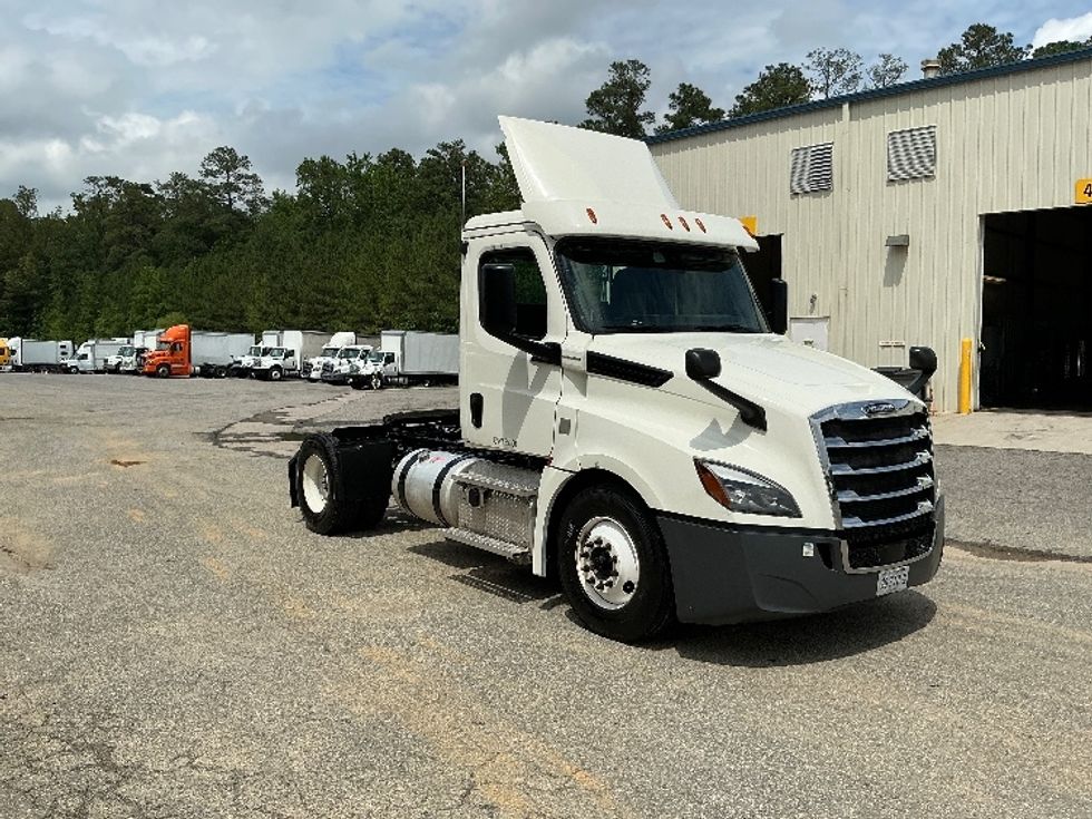 Day Cab Tractor-Heavy Duty Tractors-Freightliner-2019-T12642ST-Prince George-VA-269,142\n\t\tmiles-$ 43,250 - Image 1