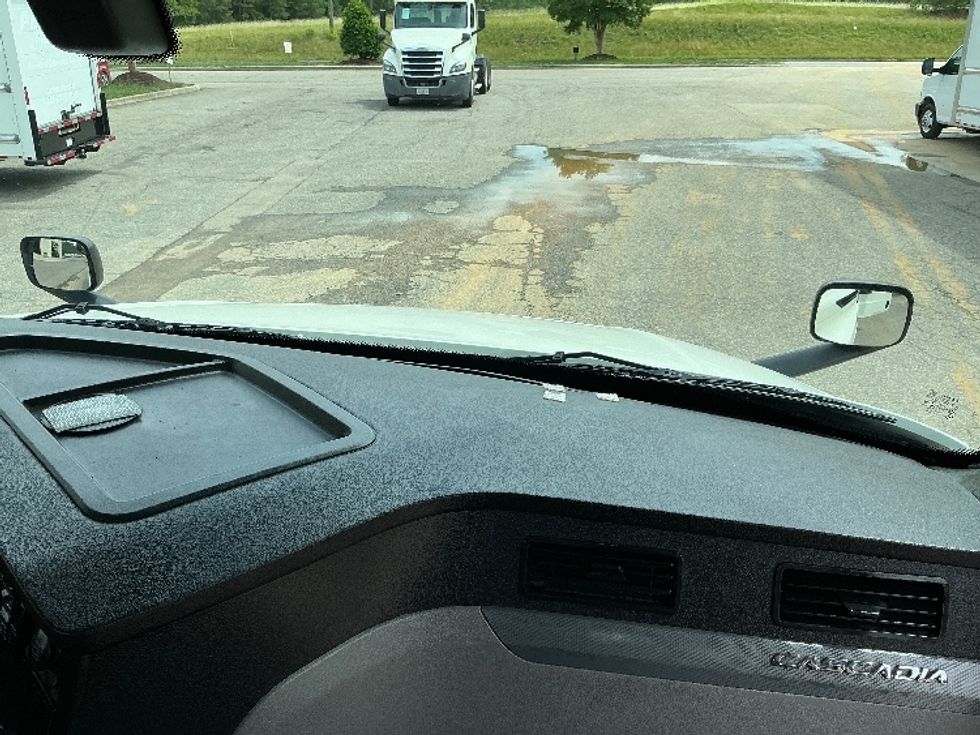 Day Cab Tractor-Heavy Duty Tractors-Freightliner-2019-T12642ST-Prince George-VA-269,142\n\t\tmiles-$ 43,250 - Image 13
