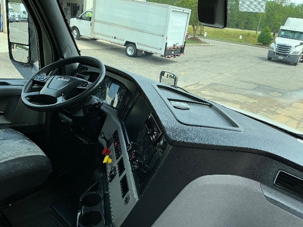 Day Cab Tractor-Heavy Duty Tractors-Freightliner-2019-T12642ST-Prince George-VA-269,142\n\t\tmiles-$ 43,250 - Image 14