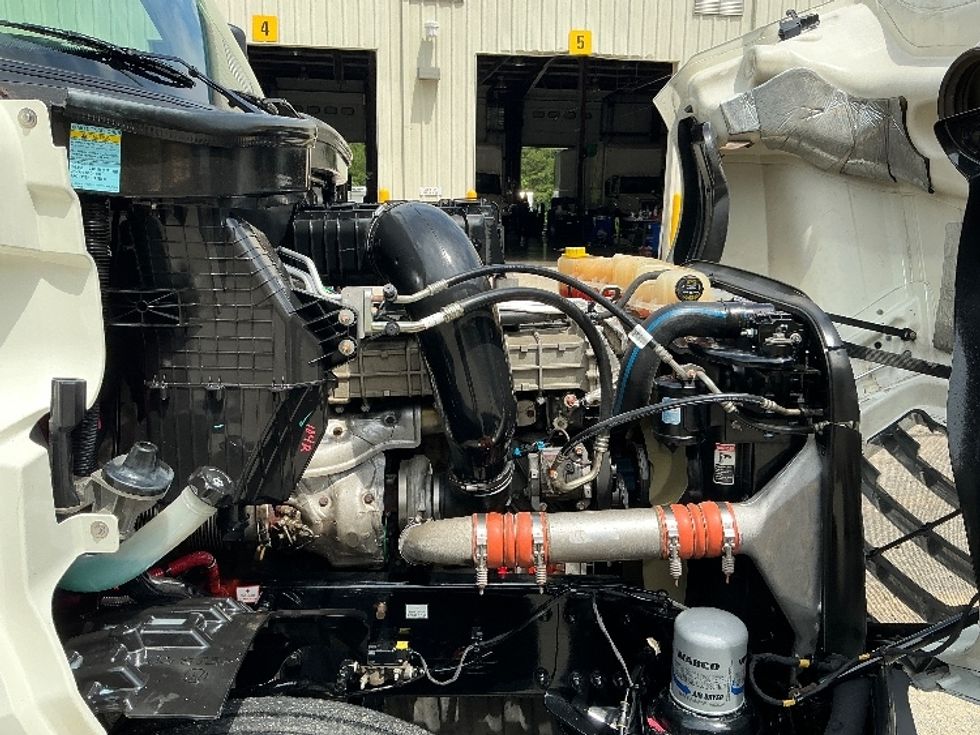 Day Cab Tractor-Heavy Duty Tractors-Freightliner-2019-T12642ST-Prince George-VA-269,142\n\t\tmiles-$ 43,250 - Image 15