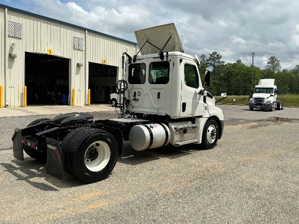 Day Cab Tractor-Heavy Duty Tractors-Freightliner-2019-T12642ST-Prince George-VA-269,142\n\t\tmiles-$ 43,250 - Image 7