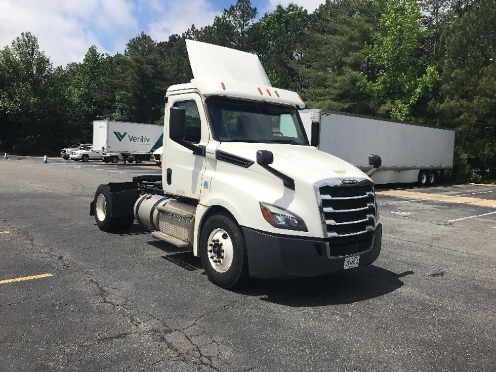 Day Cab Tractor-Heavy Duty Tractors-Freightliner-2019-T12642ST-Prince George-VA-419,124\n\t\tmiles-$ 39,250 - Image 1