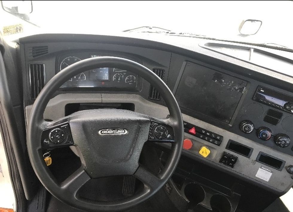 Day Cab Tractor-Heavy Duty Tractors-Freightliner-2019-T12642ST-Prince George-VA-419,124\n\t\tmiles-$ 39,250 - Image 11