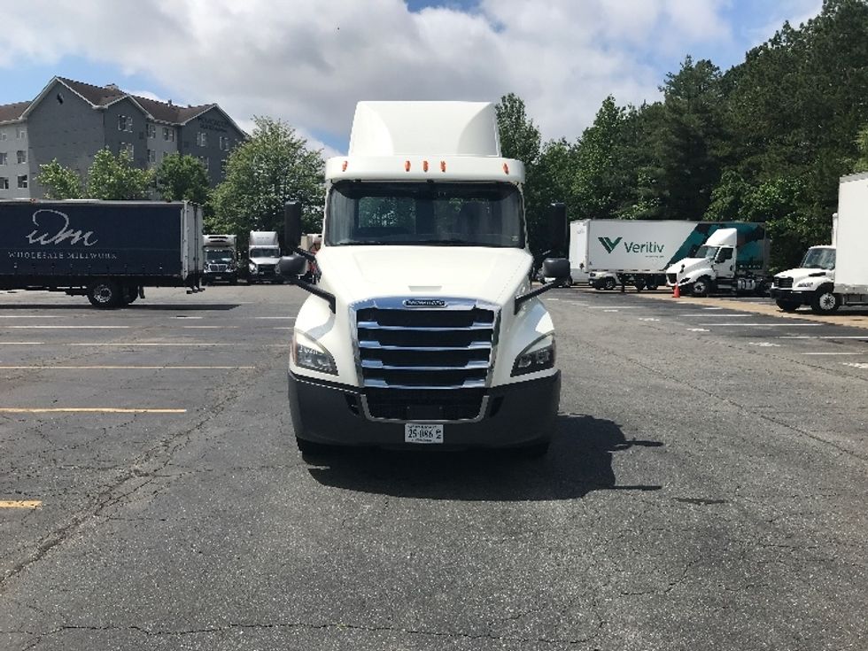 Day Cab Tractor-Heavy Duty Tractors-Freightliner-2019-T12642ST-Prince George-VA-419,124\n\t\tmiles-$ 39,250 - Image 2