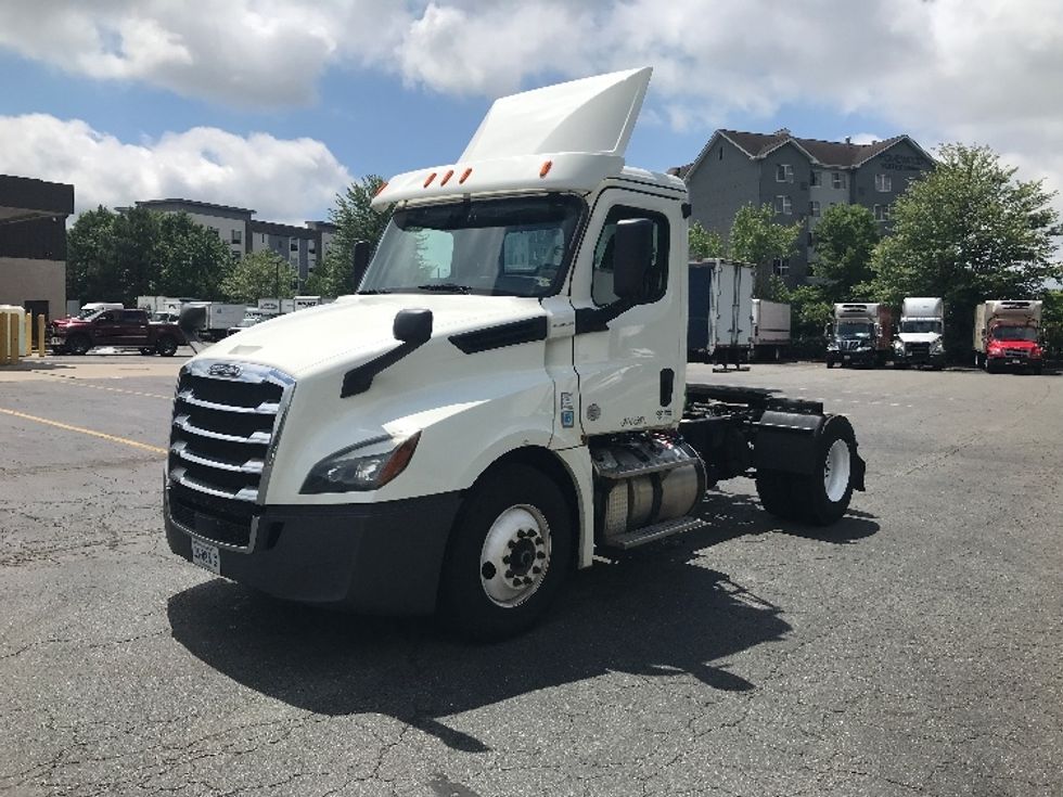 Day Cab Tractor-Heavy Duty Tractors-Freightliner-2019-T12642ST-Prince George-VA-419,124\n\t\tmiles-$ 39,250 - Image 3