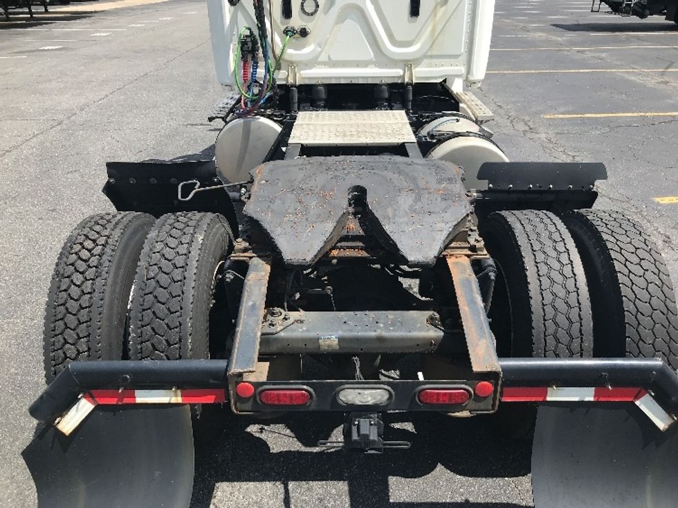 Day Cab Tractor-Heavy Duty Tractors-Freightliner-2019-T12642ST-Prince George-VA-419,124\n\t\tmiles-$ 39,250 - Image 6