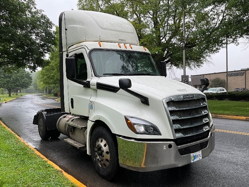 Day Cab Tractor-Heavy Duty Tractors-Freightliner-2019-T12642ST-Reading-PA-685,350\n\t\tmiles-$ 22,500 - Image 1