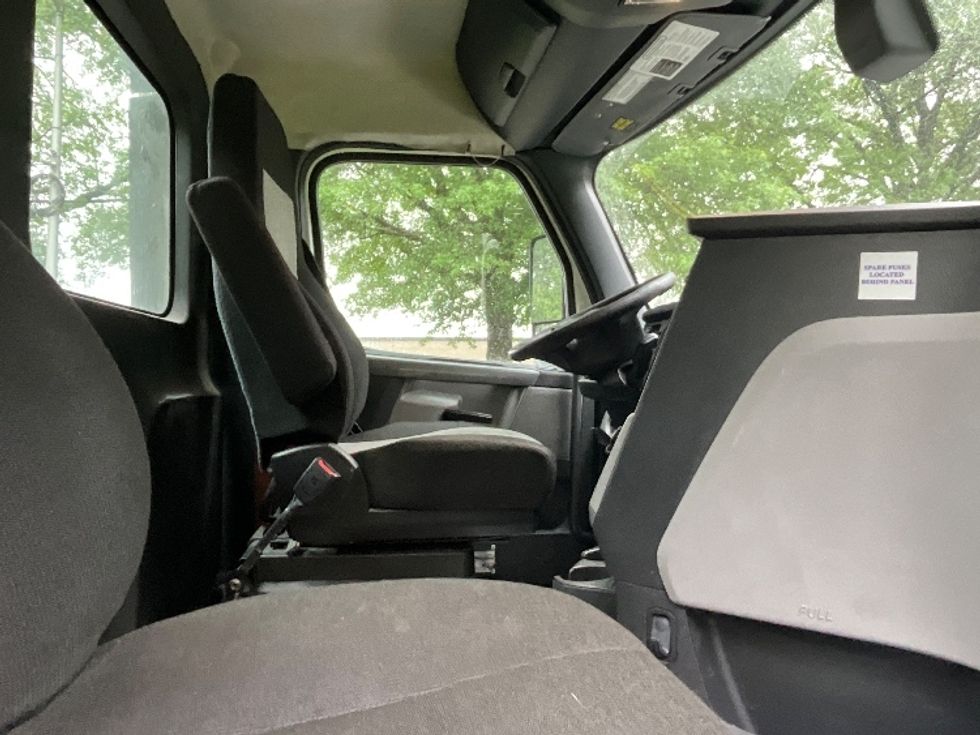 2019 Freightliner Cascadia 126" Day cab photo 12