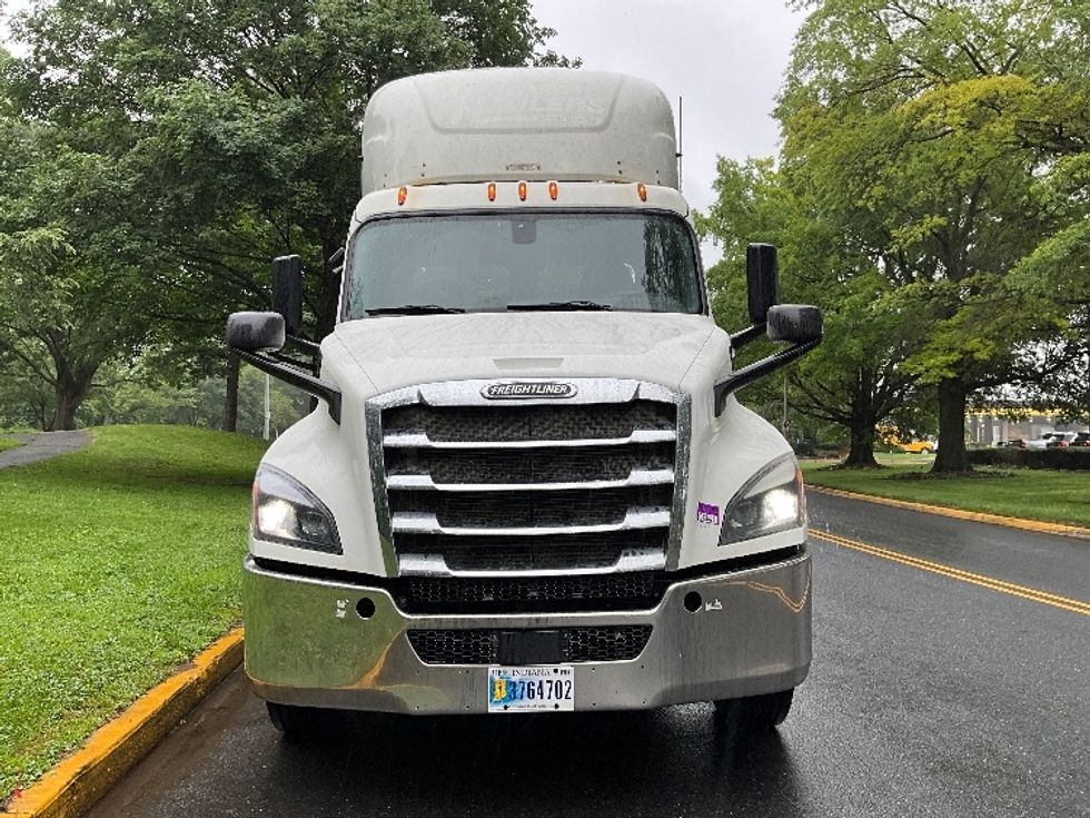 Day Cab Tractor-Heavy Duty Tractors-Freightliner-2019-T12642ST-Reading-PA-685,350\n\t\tmiles-$ 22,500 - Image 2
