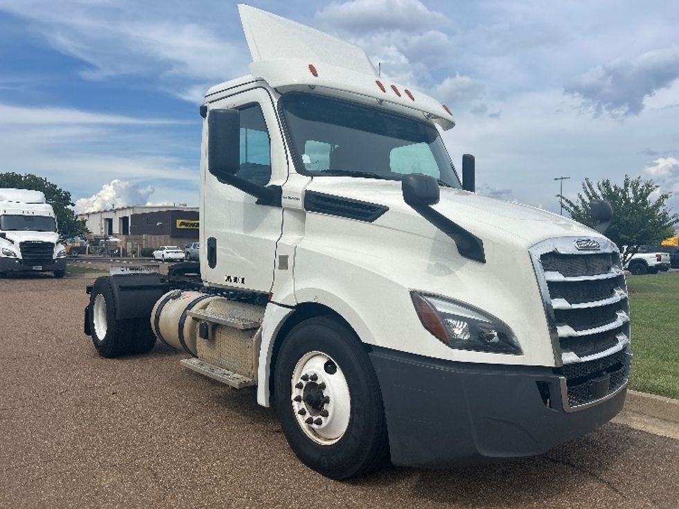 Day Cab Tractor-Heavy Duty Tractors-Freightliner-2019-T12642ST-Richland-MS-220,273\n\t\tmiles-$ 50,250 - Image 1