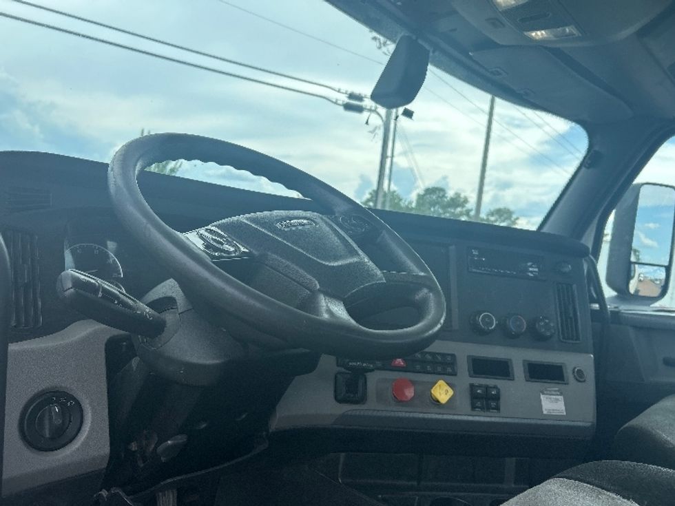 Day Cab Tractor-Heavy Duty Tractors-Freightliner-2019-T12642ST-Richland-MS-220,273\n\t\tmiles-$ 50,250 - Image 10