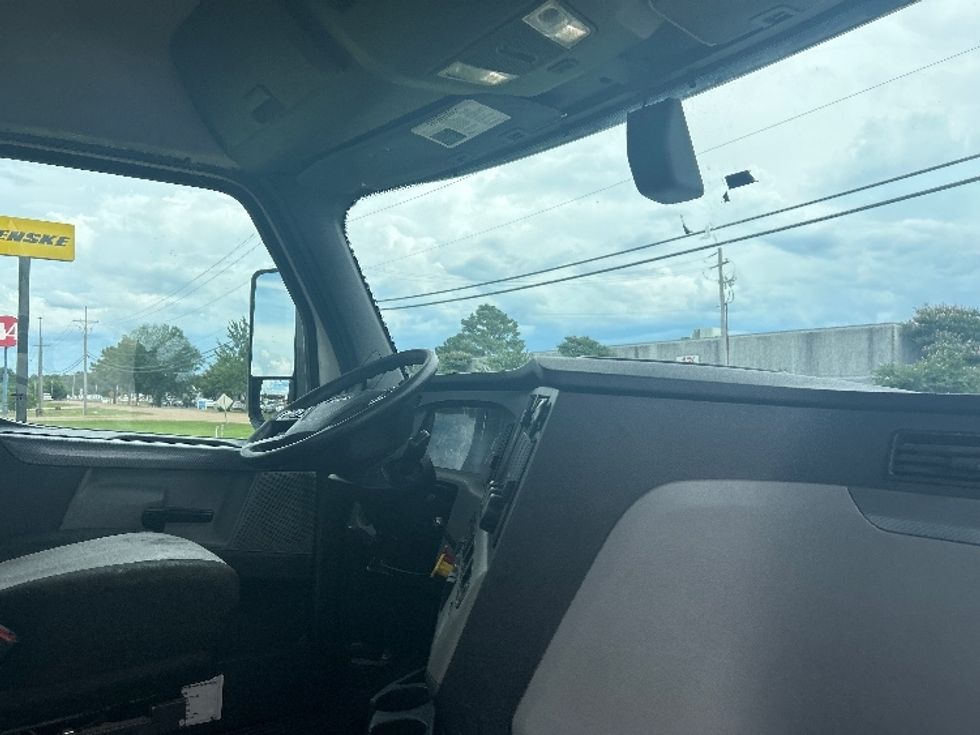 Day Cab Tractor-Heavy Duty Tractors-Freightliner-2019-T12642ST-Richland-MS-220,273\n\t\tmiles-$ 50,250 - Image 14