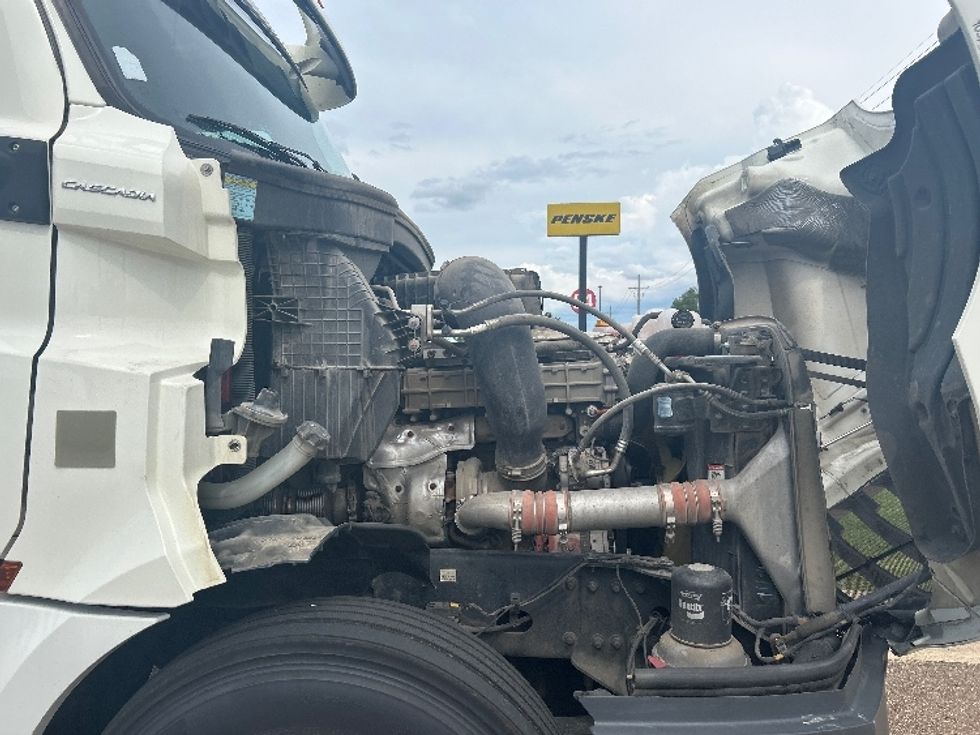 Day Cab Tractor-Heavy Duty Tractors-Freightliner-2019-T12642ST-Richland-MS-220,273\n\t\tmiles-$ 50,250 - Image 15