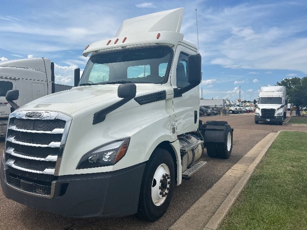 Day Cab Tractor-Heavy Duty Tractors-Freightliner-2019-T12642ST-Richland-MS-220,273\n\t\tmiles-$ 50,250 - Image 3
