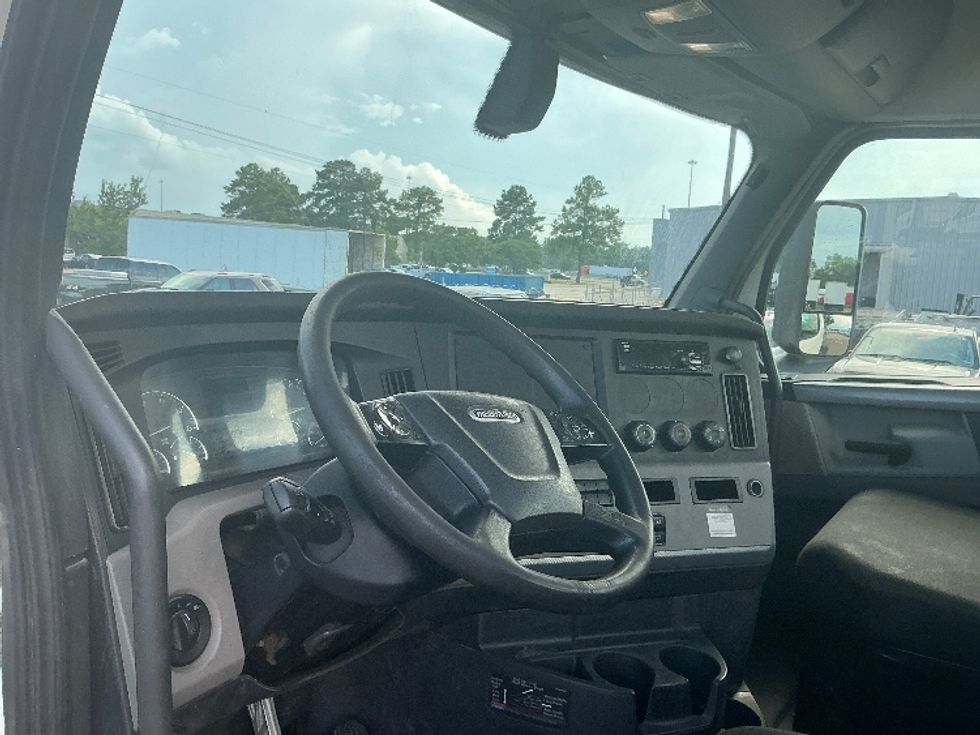 Day Cab Tractor-Heavy Duty Tractors-Freightliner-2019-T12642ST-Richland-MS-257,886\n\t\tmiles-$ 48,250 - Image 10