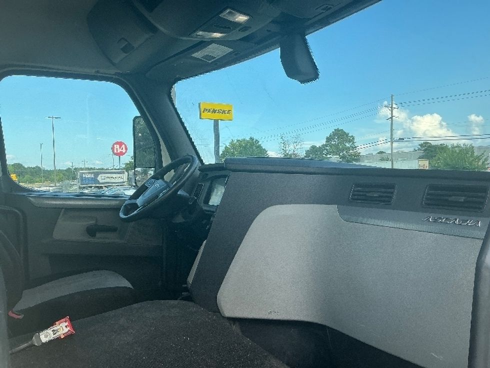 Day Cab Tractor-Heavy Duty Tractors-Freightliner-2019-T12642ST-Richland-MS-257,886\n\t\tmiles-$ 48,250 - Image 14