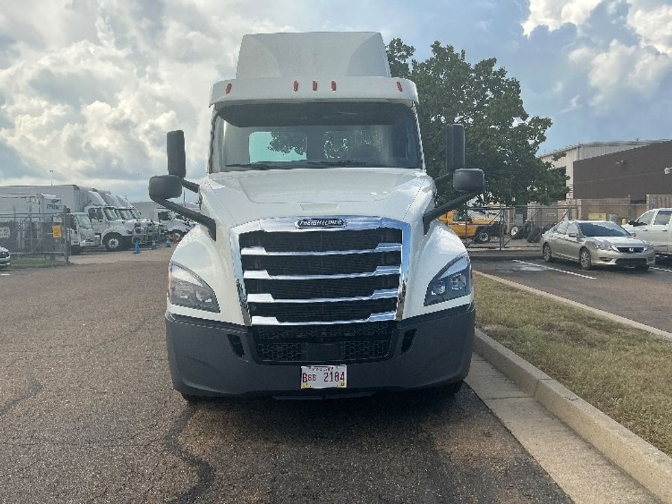 Day Cab Tractor-Heavy Duty Tractors-Freightliner-2019-T12642ST-Richland-MS-257,886\n\t\tmiles-$ 48,250 - Image 2