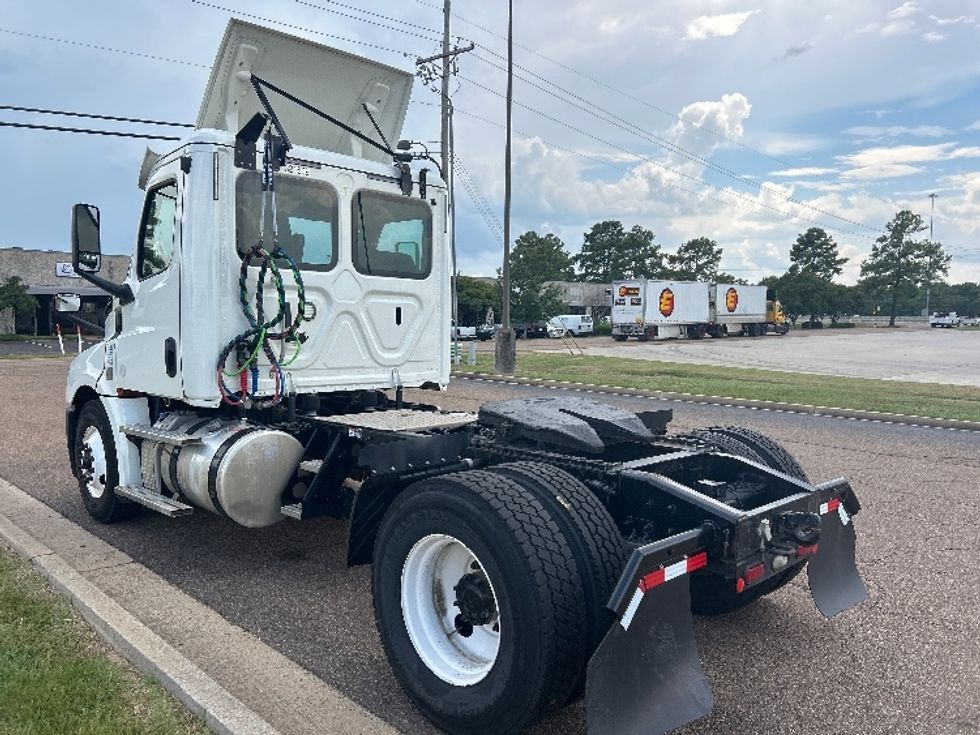 Day Cab Tractor-Heavy Duty Tractors-Freightliner-2019-T12642ST-Richland-MS-257,886\n\t\tmiles-$ 48,250 - Image 5
