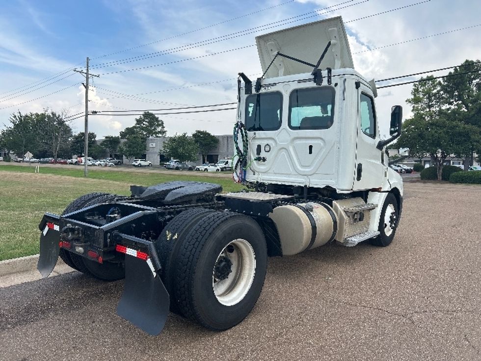 Day Cab Tractor-Heavy Duty Tractors-Freightliner-2019-T12642ST-Richland-MS-257,886\n\t\tmiles-$ 48,250 - Image 7