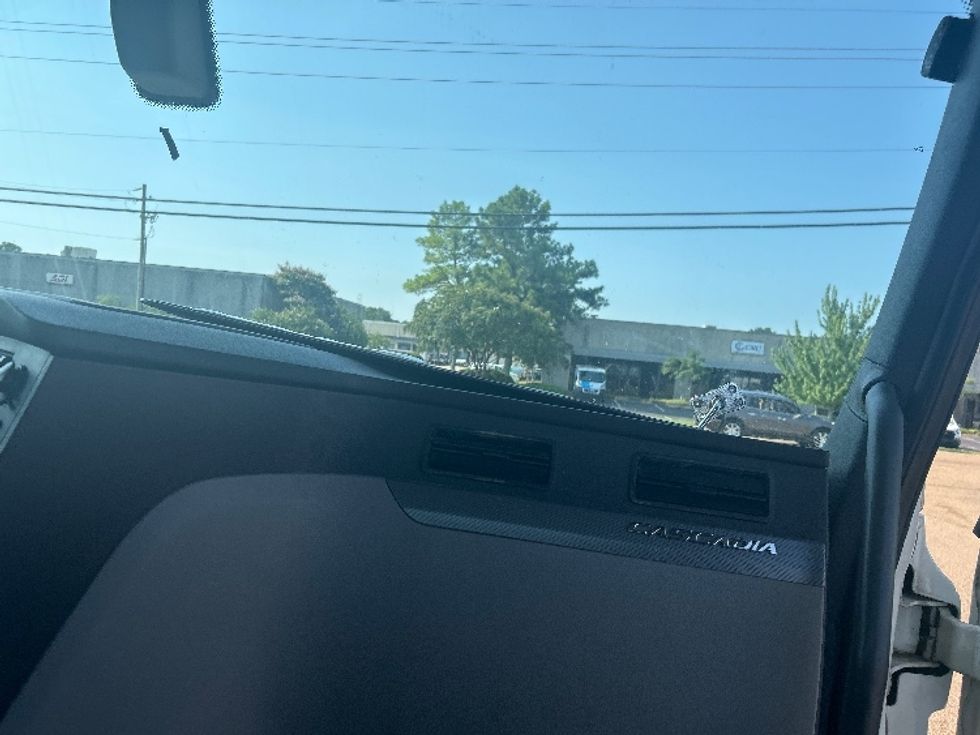 Day Cab Tractor-Heavy Duty Tractors-Freightliner-2019-T12642ST-Richland-MS-284,082\n\t\tmiles-$ 46,750 - Image 13