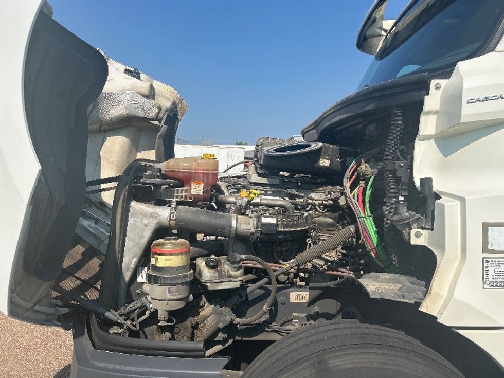 Day Cab Tractor-Heavy Duty Tractors-Freightliner-2019-T12642ST-Richland-MS-284,082\n\t\tmiles-$ 46,750 - Image 16