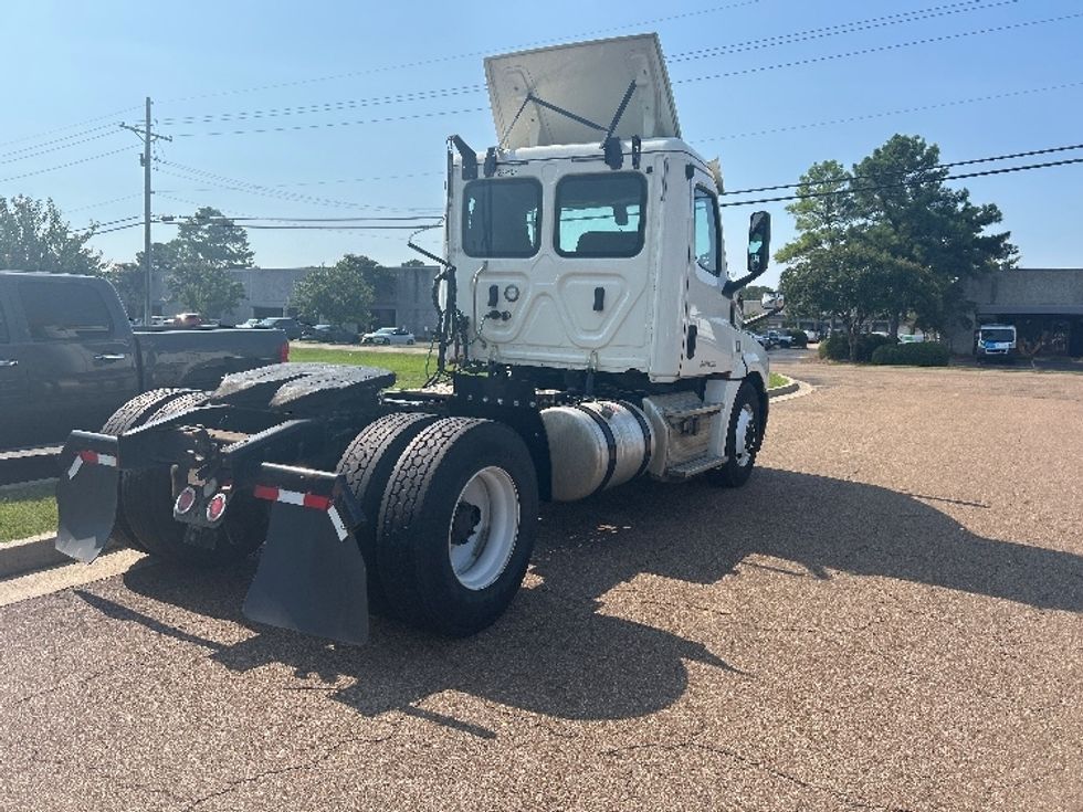 Day Cab Tractor-Heavy Duty Tractors-Freightliner-2019-T12642ST-Richland-MS-284,082\n\t\tmiles-$ 46,750 - Image 7