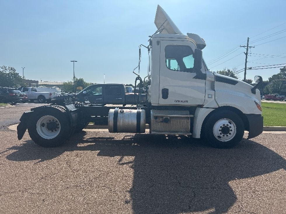 Day Cab Tractor-Heavy Duty Tractors-Freightliner-2019-T12642ST-Richland-MS-284,082\n\t\tmiles-$ 46,750 - Image 8