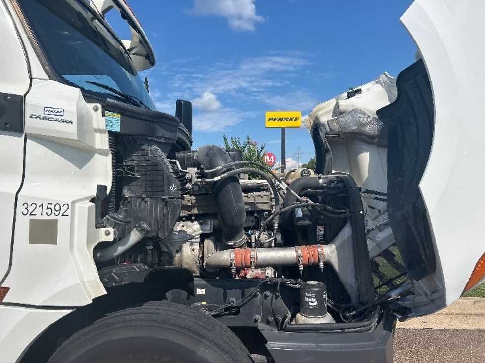 Day Cab Tractor-Heavy Duty Tractors-Freightliner-2019-T12642ST-Richland-MS-336,212\n\t\tmiles-$ 44,000 - Image 15