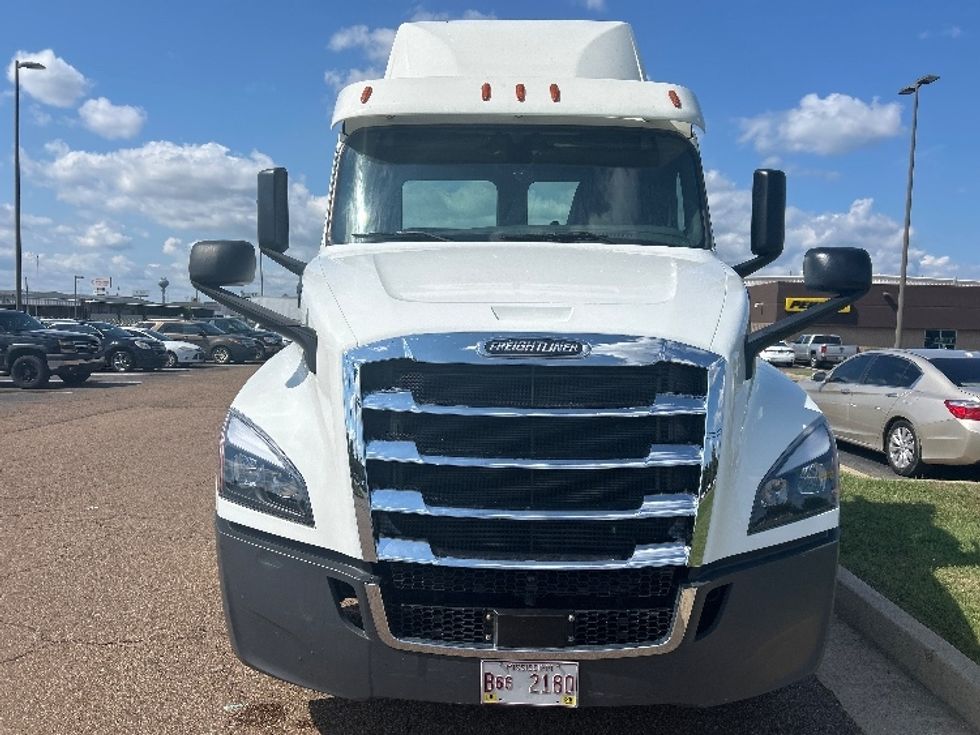 Day Cab Tractor-Heavy Duty Tractors-Freightliner-2019-T12642ST-Richland-MS-336,212\n\t\tmiles-$ 44,000 - Image 2