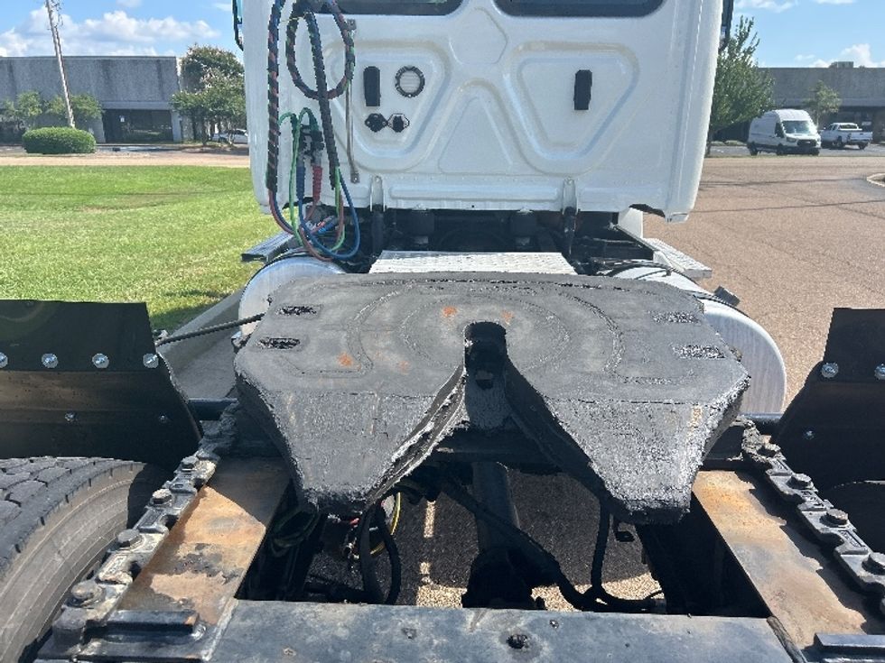 Day Cab Tractor-Heavy Duty Tractors-Freightliner-2019-T12642ST-Richland-MS-336,212\n\t\tmiles-$ 44,000 - Image 6