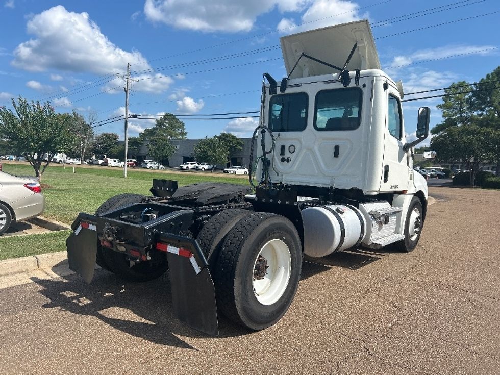 Day Cab Tractor-Heavy Duty Tractors-Freightliner-2019-T12642ST-Richland-MS-336,212\n\t\tmiles-$ 44,000 - Image 7