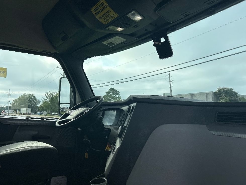 Day Cab Tractor-Heavy Duty Tractors-Freightliner-2019-T12642ST-Richland-MS-368,089\n\t\tmiles-$ 42,250 - Image 14