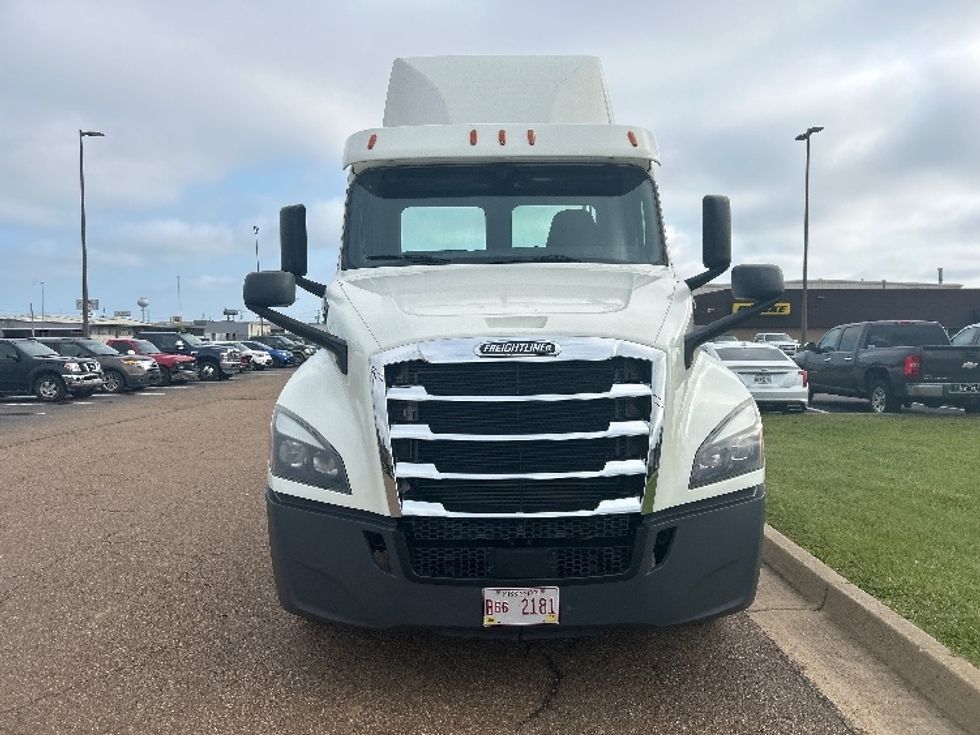 Day Cab Tractor-Heavy Duty Tractors-Freightliner-2019-T12642ST-Richland-MS-368,089\n\t\tmiles-$ 42,250 - Image 2