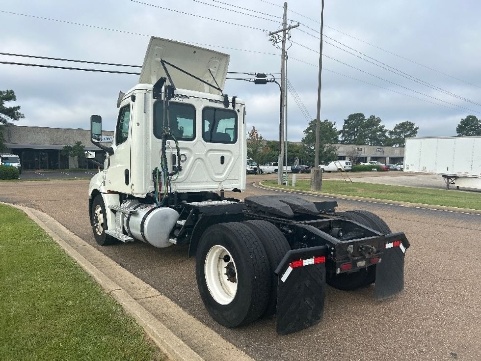 Day Cab Tractor-Heavy Duty Tractors-Freightliner-2019-T12642ST-Richland-MS-368,089\n\t\tmiles-$ 42,250 - Image 5