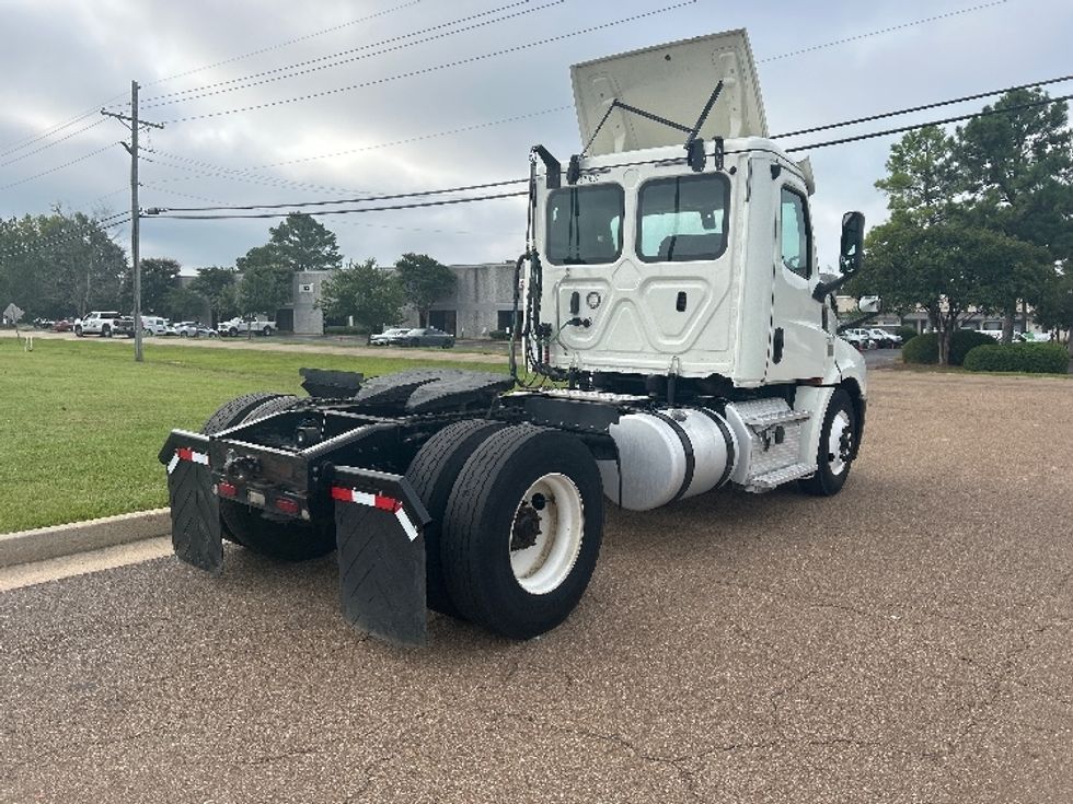 Day Cab Tractor-Heavy Duty Tractors-Freightliner-2019-T12642ST-Richland-MS-368,089\n\t\tmiles-$ 42,250 - Image 7