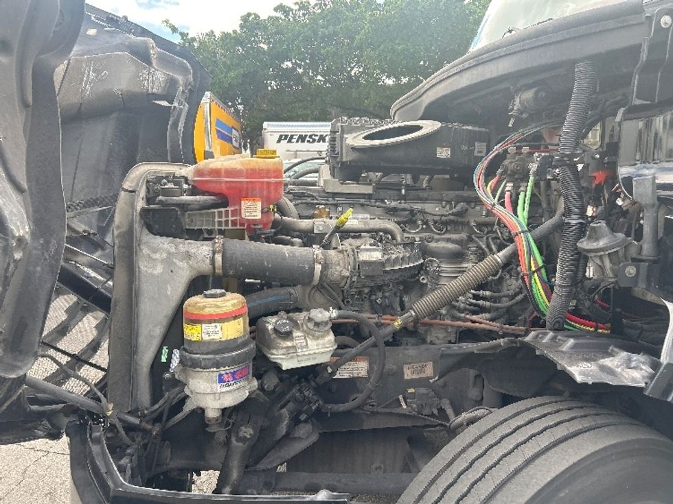 Day Cab Tractor-Heavy Duty Tractors-Freightliner-2019-T12642ST-Riviera Beach-FL-135,002\n\t\tmiles-$ 50,250 - Image 16