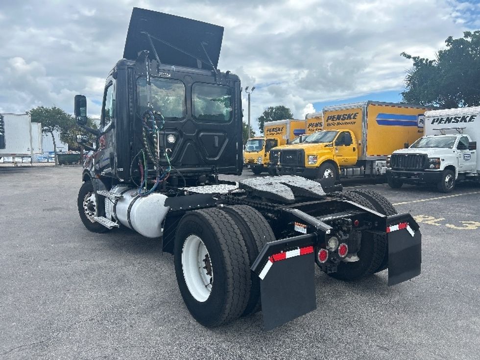 Day Cab Tractor-Heavy Duty Tractors-Freightliner-2019-T12642ST-Riviera Beach-FL-135,002\n\t\tmiles-$ 50,250 - Image 5