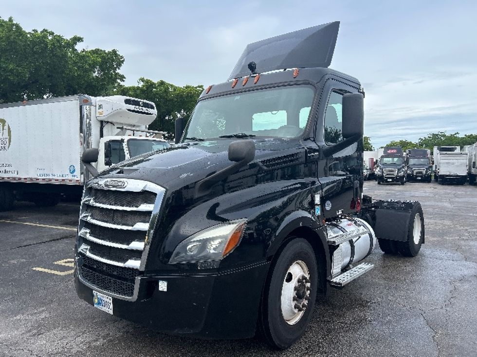 Day Cab Tractor-Heavy Duty Tractors-Freightliner-2019-T12642ST-Riviera Beach-FL-226,391\n\t\tmiles-$ 45,500 - Image 3