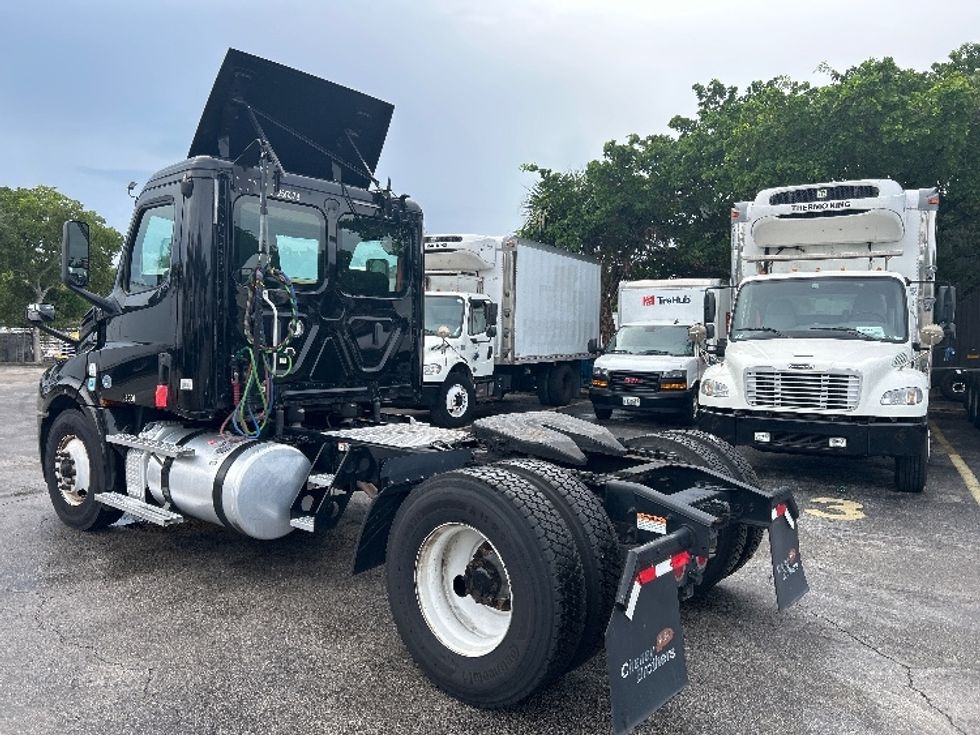 Day Cab Tractor-Heavy Duty Tractors-Freightliner-2019-T12642ST-Riviera Beach-FL-226,391\n\t\tmiles-$ 45,500 - Image 5
