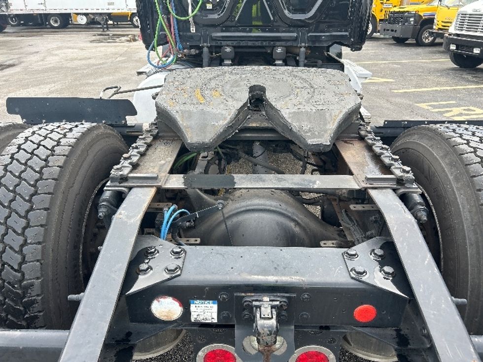 Day Cab Tractor-Heavy Duty Tractors-Freightliner-2019-T12642ST-Riviera Beach-FL-226,391\n\t\tmiles-$ 45,500 - Image 6