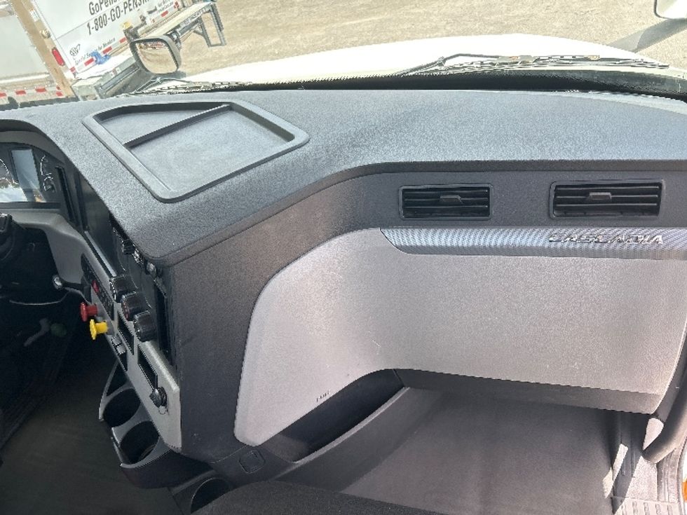 Day Cab Tractor-Heavy Duty Tractors-Freightliner-2019-T12642ST-Riviera Beach-FL-274,895\n\t\tmiles-$ 47,250 - Image 13