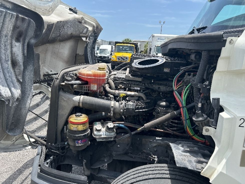 Day Cab Tractor-Heavy Duty Tractors-Freightliner-2019-T12642ST-Riviera Beach-FL-274,895\n\t\tmiles-$ 47,250 - Image 15