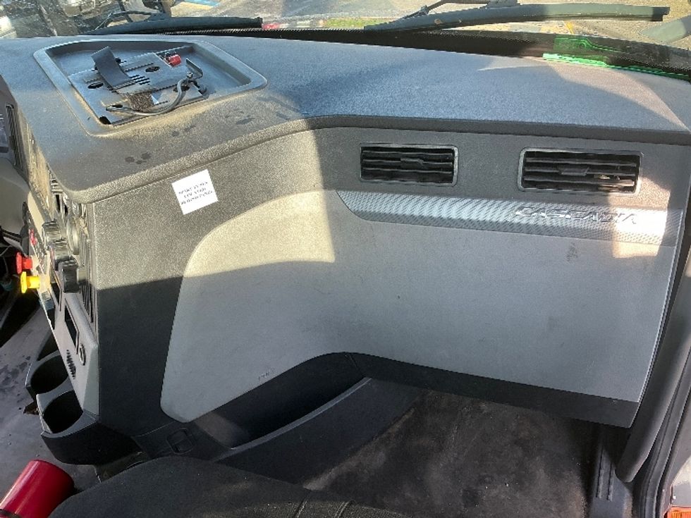 Day Cab Tractor-Heavy Duty Tractors-Freightliner-2019-T12642ST-Riviera Beach-FL-418,267\n\t\tmiles-$ 34,750 - Image 13