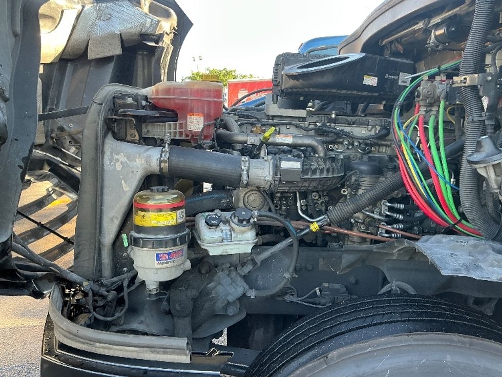 Day Cab Tractor-Heavy Duty Tractors-Freightliner-2019-T12642ST-Riviera Beach-FL-418,267\n\t\tmiles-$ 34,750 - Image 16