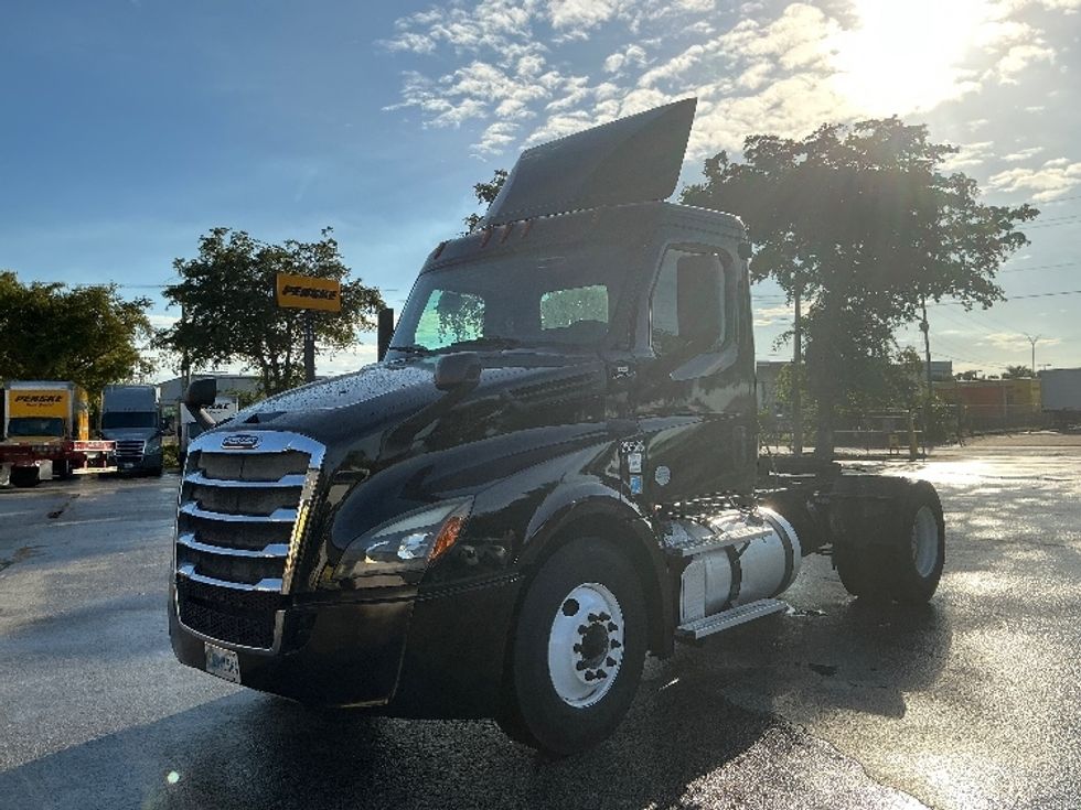 Day Cab Tractor-Heavy Duty Tractors-Freightliner-2019-T12642ST-Riviera Beach-FL-418,267\n\t\tmiles-$ 34,750 - Image 3