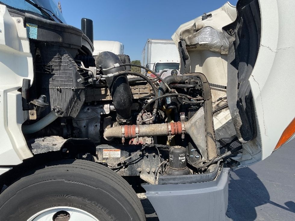 Day Cab Tractor-Heavy Duty Tractors-Freightliner-2019-T12642ST-Sacramento-CA-217,709\n\t\tmiles-$ 55,750 - Image 15