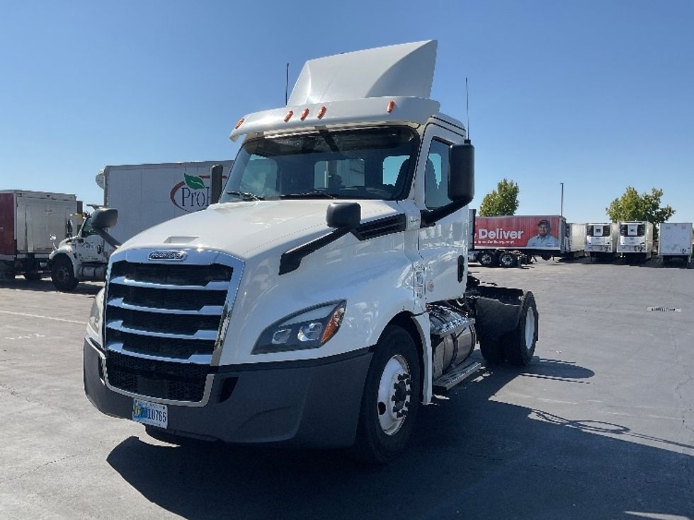 Day Cab Tractor-Heavy Duty Tractors-Freightliner-2019-T12642ST-Sacramento-CA-217,709\n\t\tmiles-$ 55,750 - Image 3